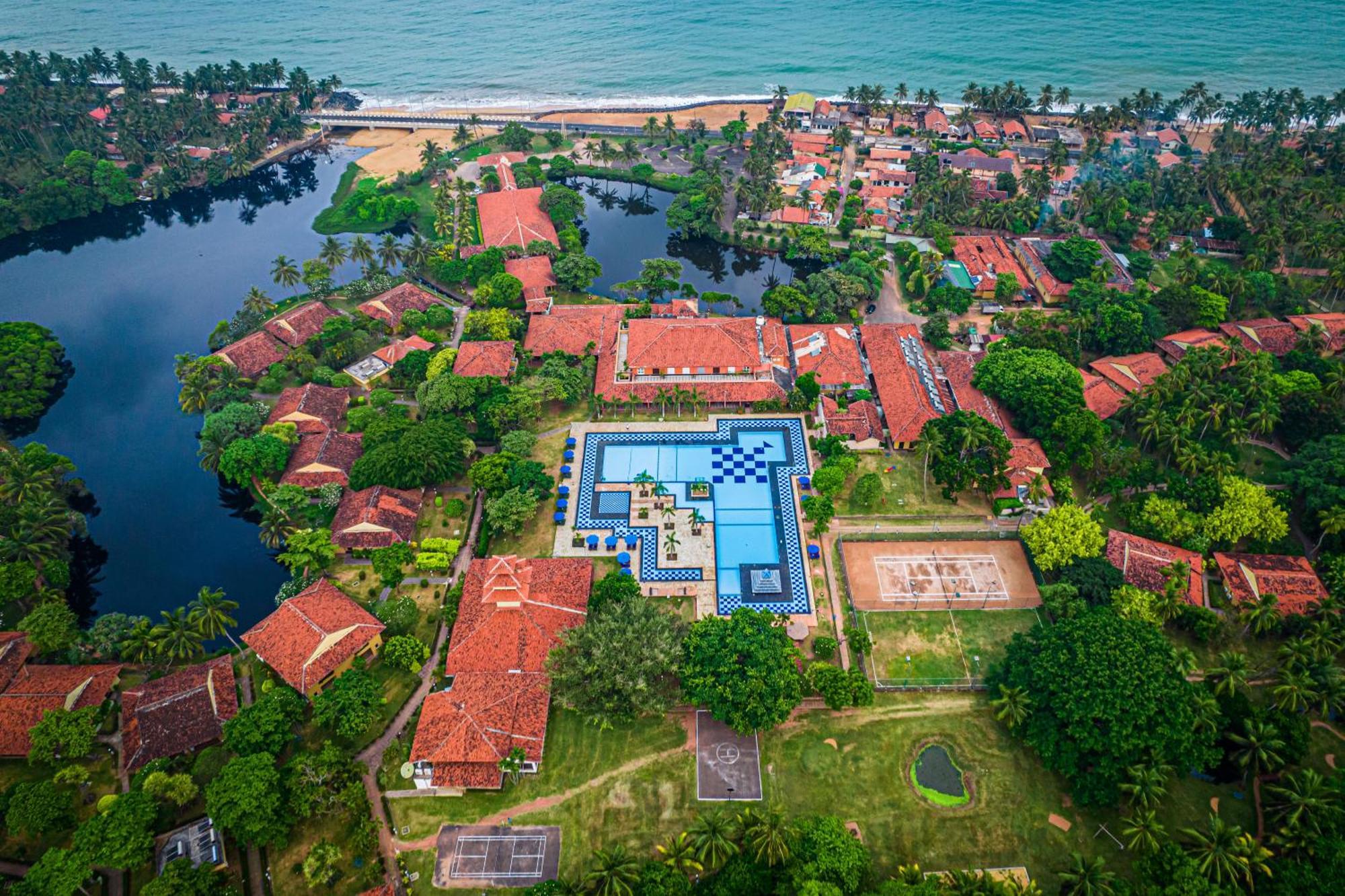 Club Palm Bay Hotel Marawila Exterior photo