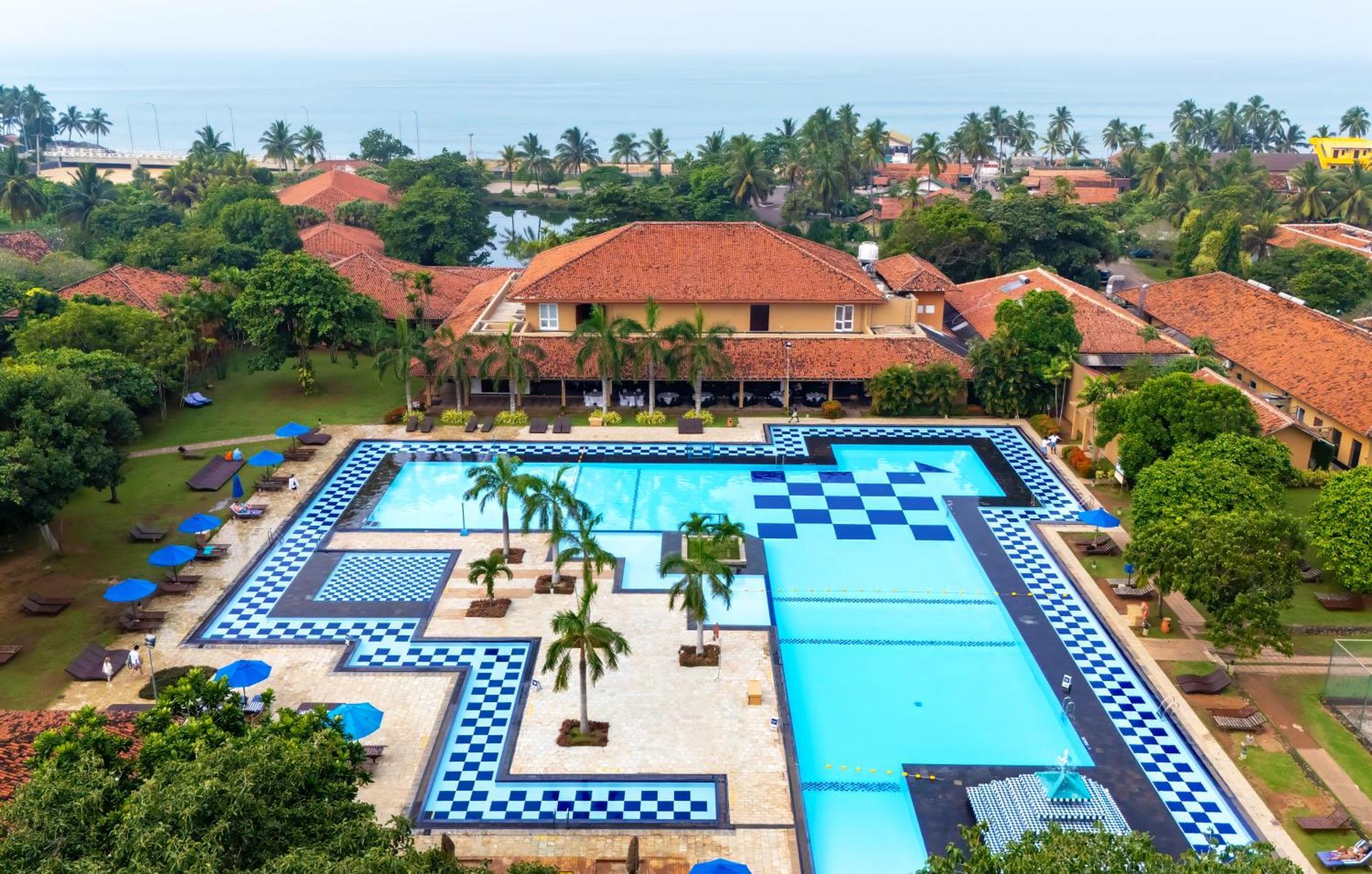 Club Palm Bay Hotel Marawila Exterior photo