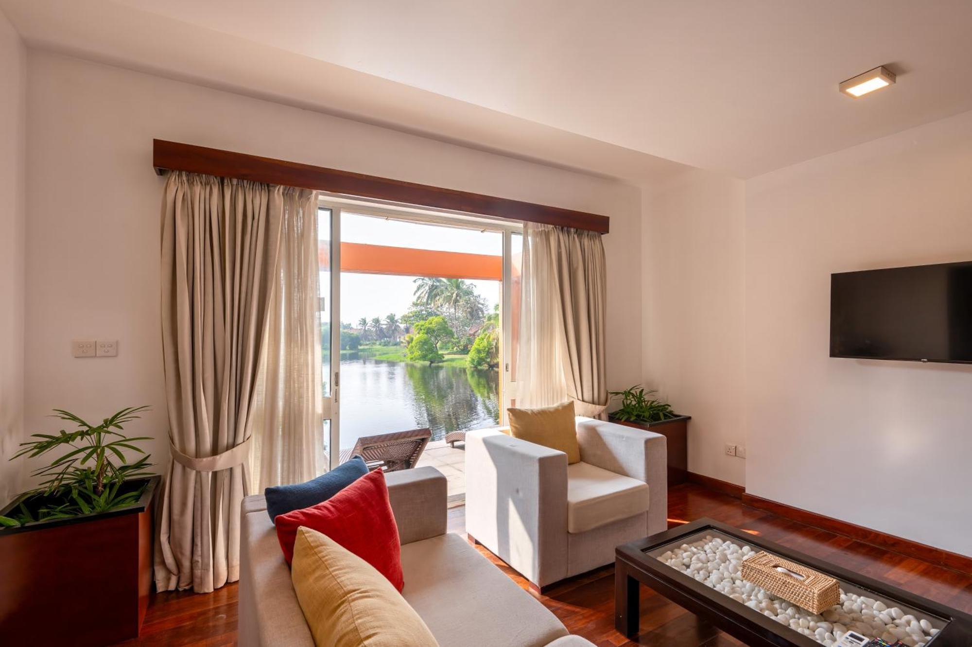 Club Palm Bay Hotel Marawila Room photo
