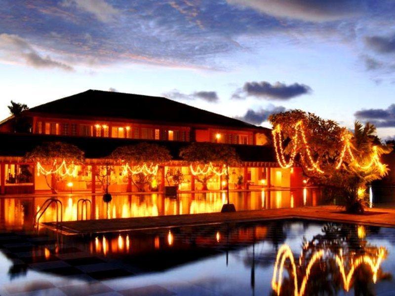 Club Palm Bay Hotel Marawila Exterior photo
