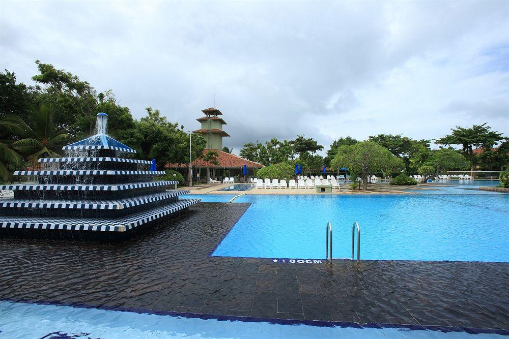 Club Palm Bay Hotel Marawila Exterior photo
